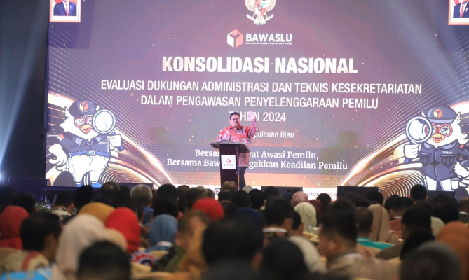 Konsolidasi Nasional Evaluasi Dukungan Administrasi dan Teknis Kesekretariatan dalam Pengawasan Penyelenggaraan Pemilu 2024 di Batam, Rabu (24/7/2024).