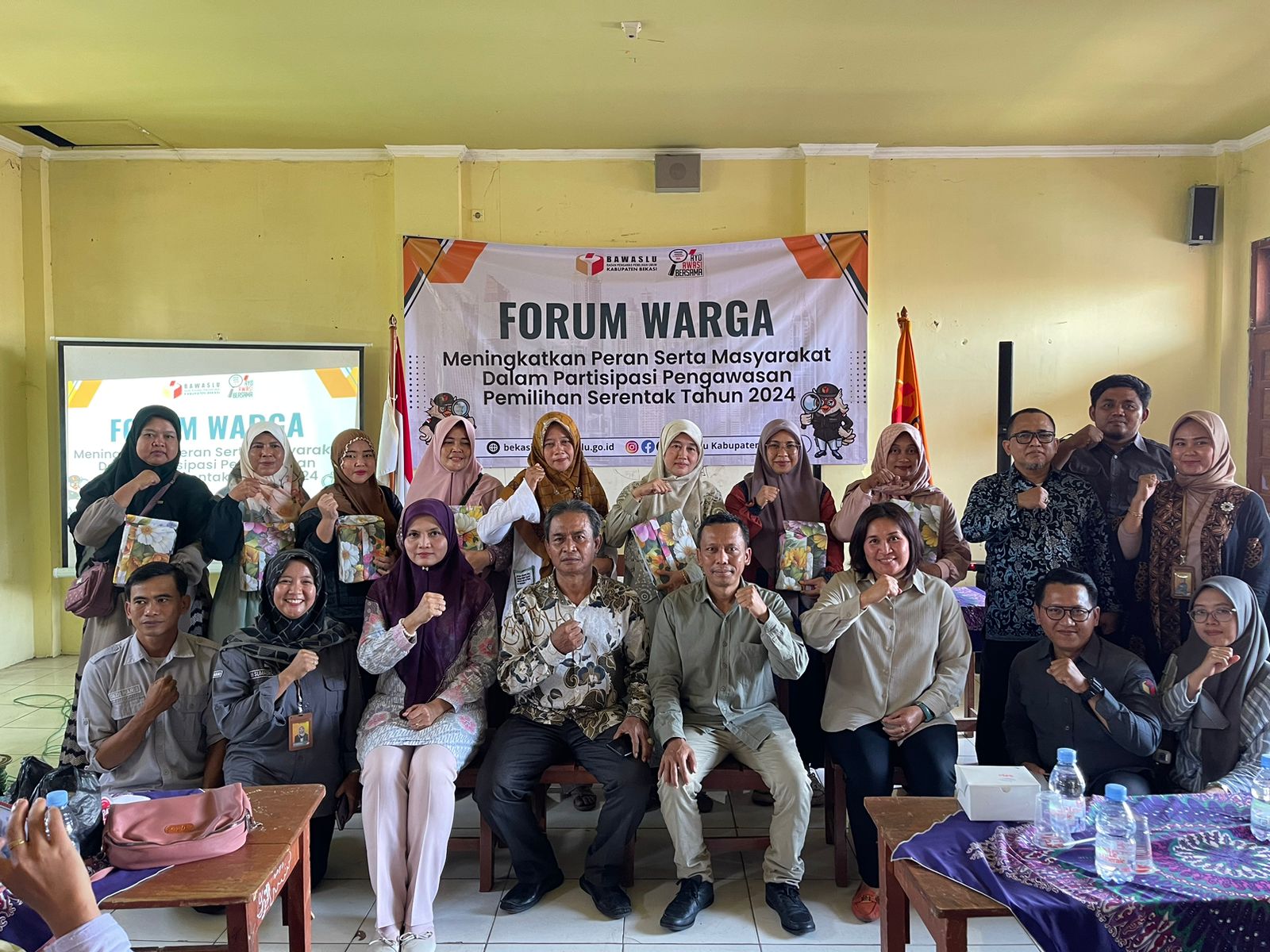 Bawaslu Ajak Kaum Perempuan untuk Forum Warga di Kecamatan Sukatani Kabupaten Bekasi, Senin (8/7/2024).