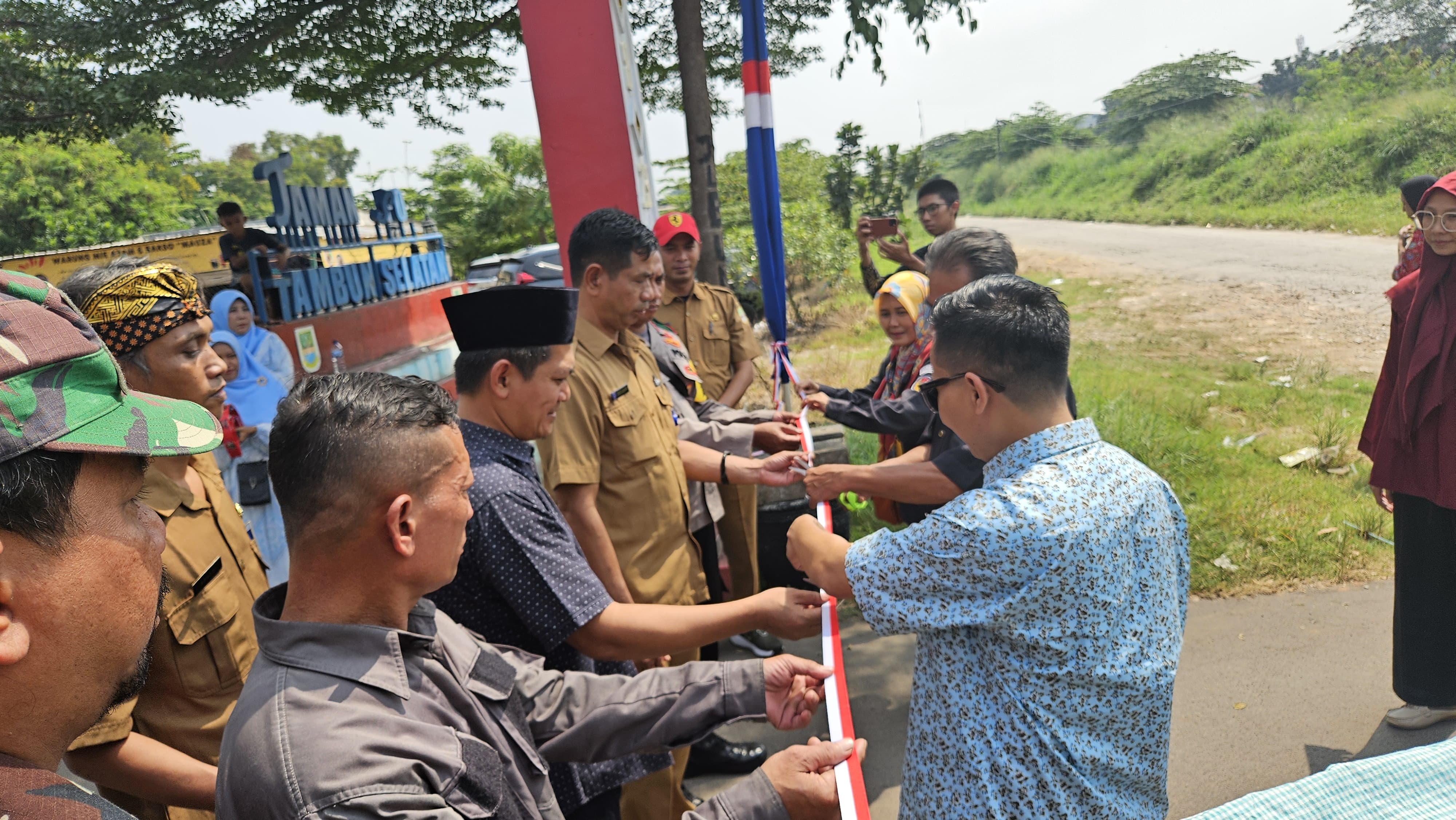 Launching "Kampung Pengawasan Partisipatif" pada Pemilihan Serentak Tahun 2024 di Kampung Buaran Desa Lambangsari Kec. Tambun Selatan, Senin (15/7/2024).