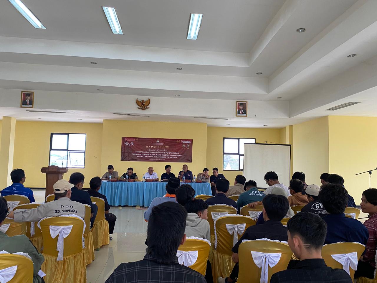 Rapat Pleno Terbuka Rekapitulasi Daftar Pemilih Hasil Pemutakhiran (DPHP) Tingkat Kecamatan di Kecamatan Cikarang Utara, Rabu (7/8/2024) .