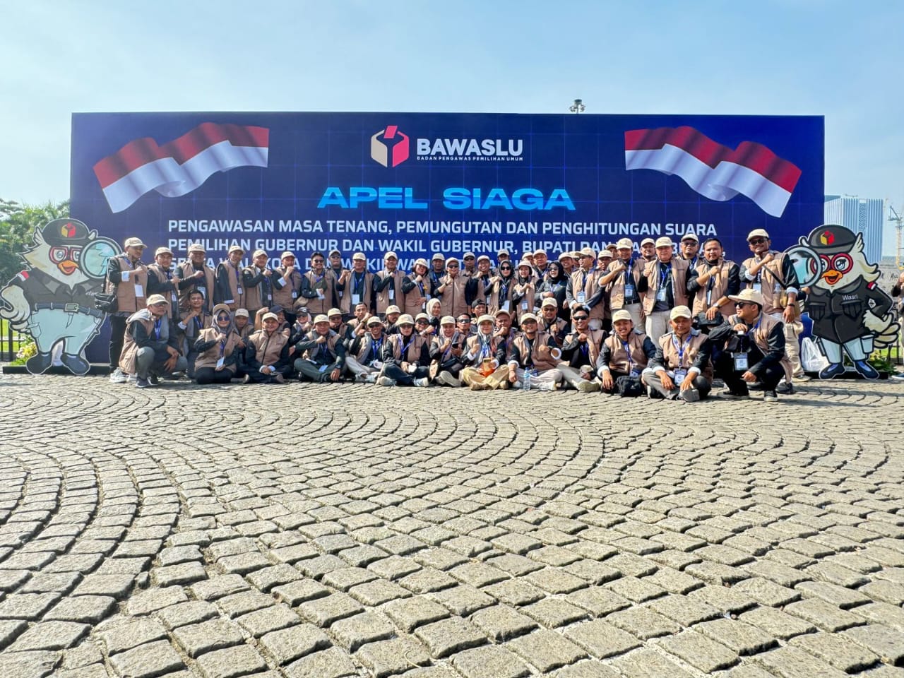 Bawaslu Kabupaten Bekasi beserta Jajaran Panwascam ikuti Apel Siaga Pengawasan Tahapan Masa Tenang, Pemungutan dan Penghitungan Suara pada Pemilihan Serentak 2024 di Kawasan Monas, Jakarta, Rabu (20/11/2024).