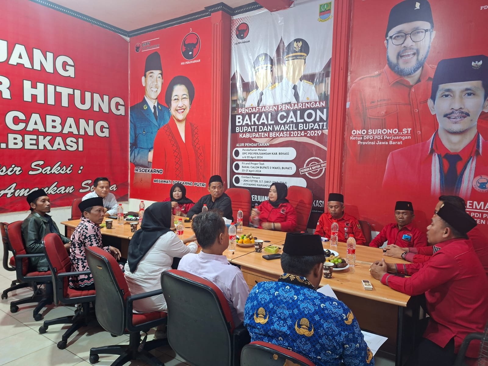 Bawaslu Kabupaten Bekasi lakukan kunjungan Audensi dengan DPC PDIP (Partai Demokrasi Indonesia Perjuangan) Kabupaten Bekasi yang di gelar di Sekretariat DPC PDI Perjuangan Kabupaten Bekasi, pada Minggu (17/8/2025).