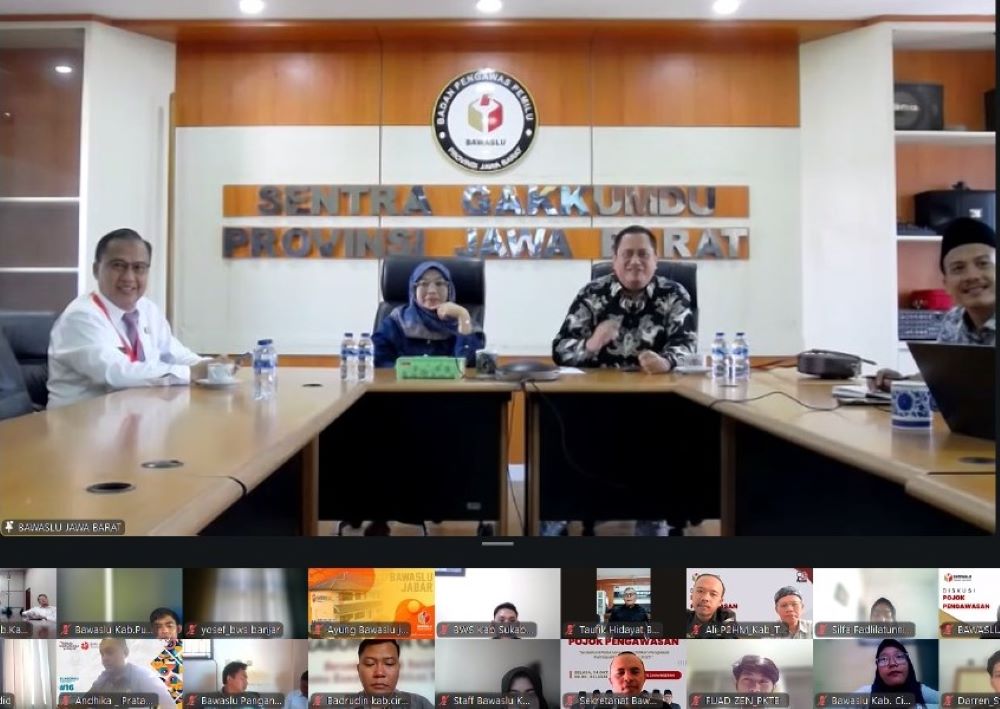 Bawaslu Provinsi jawa Barat menggelar rapat koordinasi dengan Bawaslu Kabupaten/Kota dalam rangka persiapan program Pendidikan Pengawas Partisipatif (P2P) daring tahun 2025 se-Jawa Barat via zoom meeting, pada Selasa (14/10/2025).