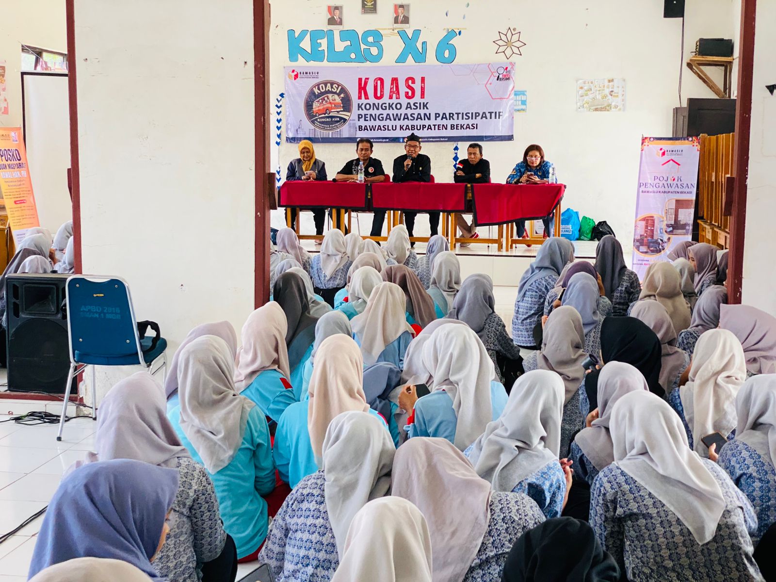  Bawaslu Sosialisasikan Pengawasan Partisipatif dan Kawal Hak Pilih di SMAN 1 Muaragembong, Kamis(7/5/2025).