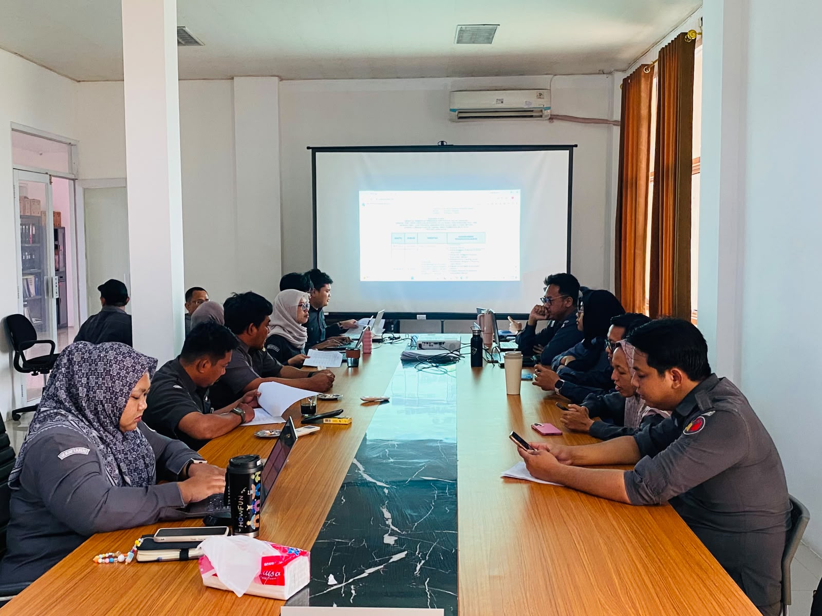 Suasana Kajian Rutin pagi Bawaslu Kabupaten Bekasi