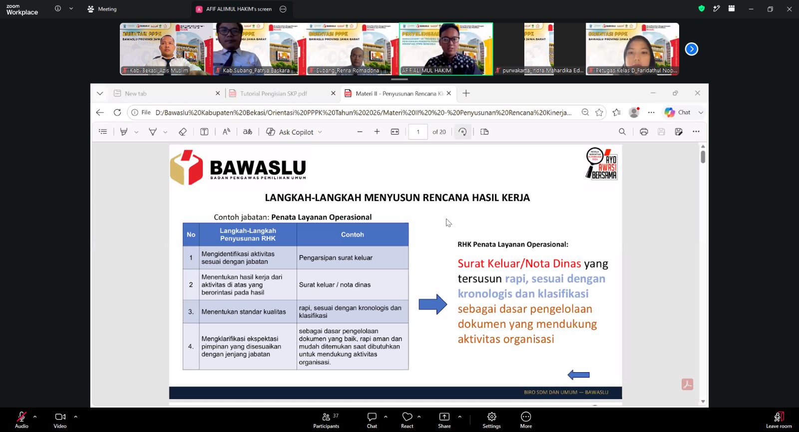 Penyampaian materi lewat zoom meeting