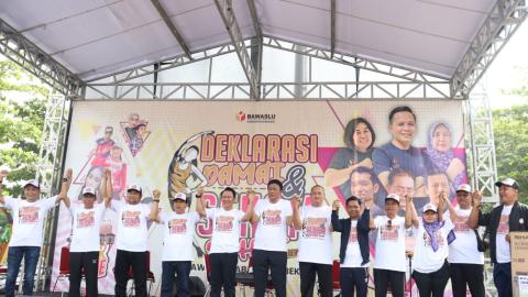 Deklarasi Damai Pilkada 2024 yang di gelar di Kompleks Stadion Wibawa Mukti, Cikarang Timur, Minggu (10/11/2024).
