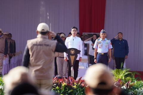 Wakil Presiden RI menjadi Pembina Apel Siaga Pengawasan Tahapan Masa Tenang, Pemungutan dan Penghitungan Suara pada Pemilihan Serentak 2024 di Kawasan Monas, Jakarta, Rabu (20/11/2024).