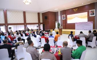Coffe Morning Polres Metro Bekasi dan Penandatanganan Deklarasi Pilkada Damai yang di gelar oleh Polres Metro Bekasi di Gedung Promoter Polres Metro Bekasi, Selasa (10/9/2024). 