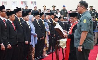 Pelantikan dan Pengambilan Sumpah/Janji Anggota Dewan Perwakilan Rakyat Daerah (DPRD) Kabupaten Bekasi Masa Jabatan 2024-2029, di Graha Paripurna DPRD Kabupaten Bekasi, Cikarang Pusat, Kamis (5/9/2024).