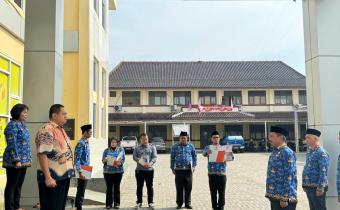 Upacara Hari Kesaktian Pancasila di Lingkungan Bawaslu Kabupatem Bekasi yang di gelar di Halaman Kantor Bawaslu Kabupaten Bekasi, Selasa (1/10/2024).