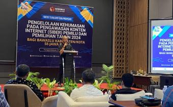 Sambutan Kordiv Humas Bawaalu Jaw Barat pada Rapat "Evaluasi dan Proyeksi Pengelolaan Kehumasan Pada Pengawasan Konten Internet (Siber) Pemilu dan Pemilihan Tahun 2024" yang digelar di  Kabupaten Pangandaran, Sabtu (5/10/2024).
