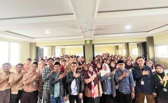 Kegiatan Sosialisasi Pendidikan pemilih pada Pemilihan Serentak Tahun 2024 yang di gelar oleh KPU Kabupaten Bekasi dengan bekerjasama dengan Ikatan Pelajar Putri Nahdlatul Ulama (IPNU) Kabupaten Bekasi di MAK Plus Raudatul Muhibbin, Cibitung Bekasi, Selasa (15/10/2024)