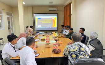 Bawaslu Kabupaten Bekasi menggelar Rapat Penguatan Pengelolaan Kehumasan, Peliputan, Komunikasi dan Dokumentasi di Tingkat Bawaslu Kabupaten Bekasi yang di gelar di Kantor Bawaslu Kabupaten Bekasi, Rabu (13/11/2024).
