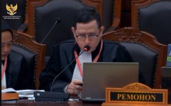 Kuasa Hukum Calon Bupati dan Wakil Bupati Bandung Sahrul Gunawan dan Gun Gun Gunawan Bacakan Permohonan dalam sidang Pemeriksaan Pendahuluan di MK, Rabu (8/1/2025).