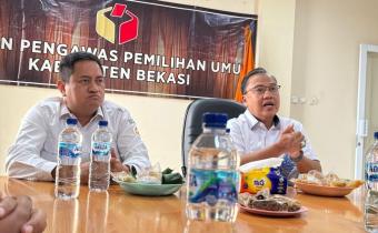 Kepala Sekretariat (Kasek) Bawaslu Provinsi Jawa Barat, Widodo Wuryanto melakukan kunjungan ke Kantor Bawaslu Kabupaten Bekasi, Rabu (9/7/2025).