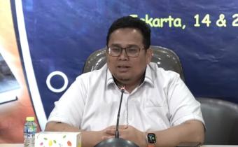 Ketua Bawaslu RI,Rahmat Bagja,memberikan keynote speech dalam bedah buku Koalisi Pewarta Pemilu dan Demokrasi (KPPD) “Catatan Jurnalis Pemilu: Sejarah Keserentakan Pertama Terbesar di Dunia" yang di gelar Bawaslu RI secara daring, pada Rabu (20/8/2025).
