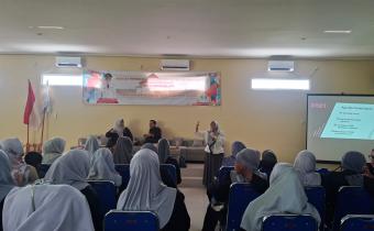 Koordinator Divisi SDM Organisasi dan Diklat Bawaslu Kabupaten Bekasi, Aan Hasanah, S.H ., M.H hadir sebagai pemateri dalam kegiatan Perumusan Kebijakan Teknis dan Pemantapan Pelaksanaan Bidang Pendidikan Politik yang mengusung tema "Perempuan Cerdas Politik untuk Masa Depan Bangsa" (Tahun Anggaran 2026 Tahap I) di Aula Kantor FKUB Kabupaten Bekasi.